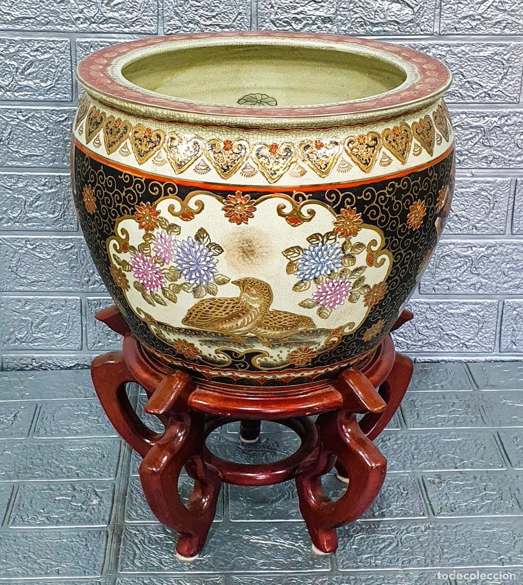 Antig&uuml;edades: Macetero porcelana con sello y con base madera palisandro - Foto 2
