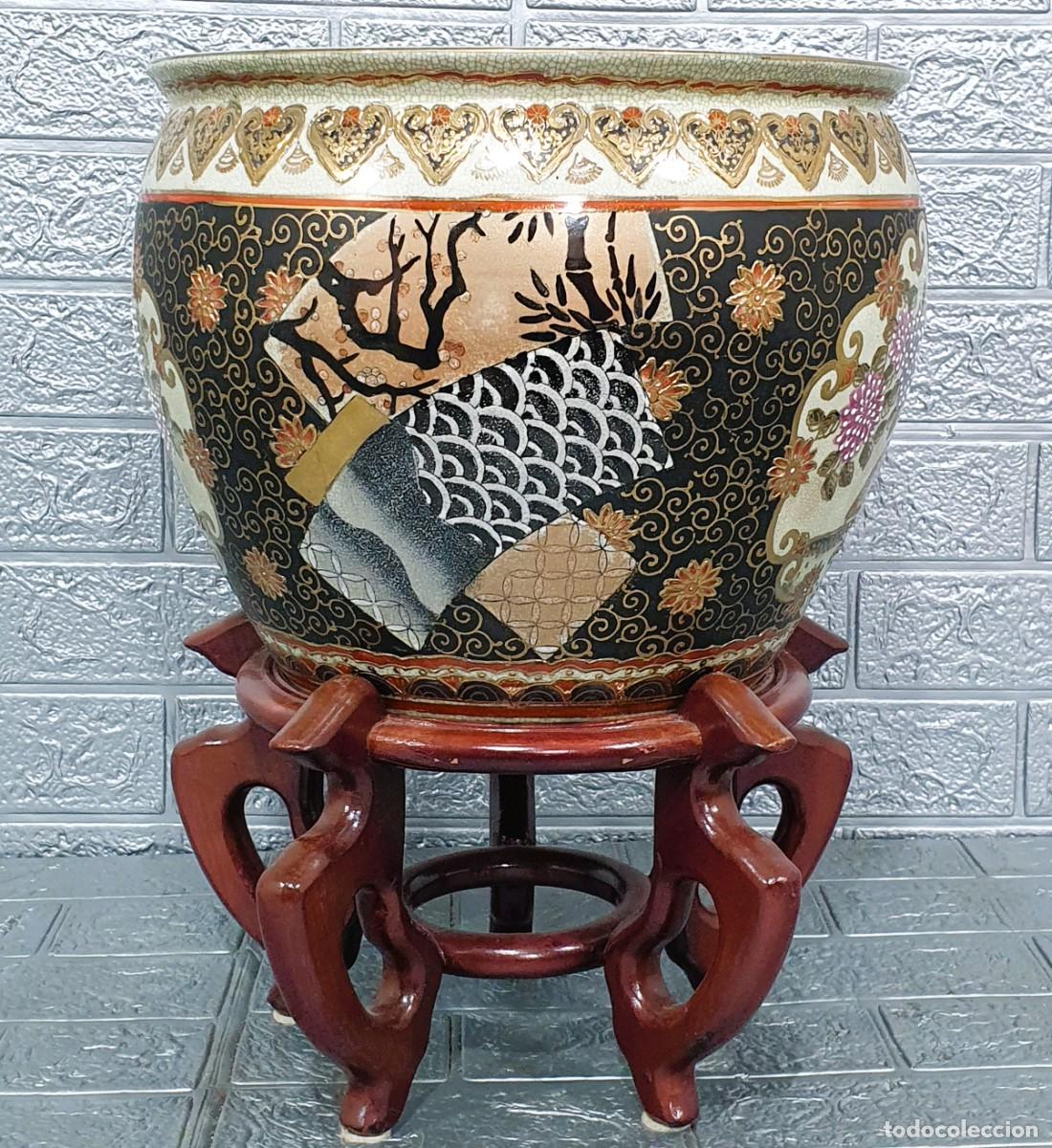 Antig&uuml;edades: Macetero porcelana con sello y con base madera palisandro - Foto 3