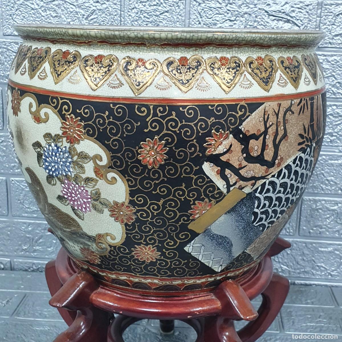 Antig&uuml;edades: Macetero porcelana con sello y con base madera palisandro - Foto 4