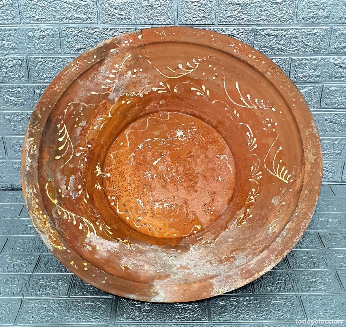 Antig&uuml;edades: Lebrillo antiguo de barro - Foto 1