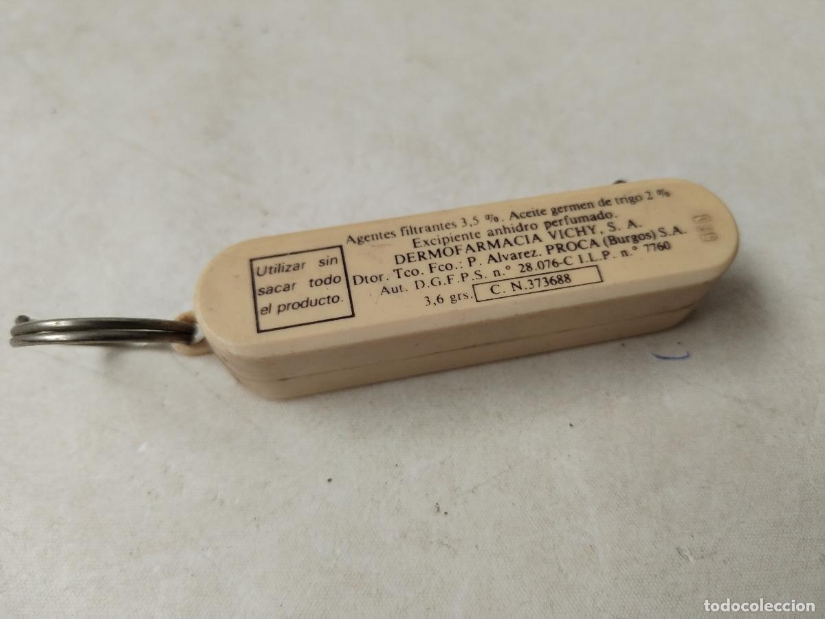 Antig&uuml;edades: llavero protector labial vichy - 154 - Foto 3