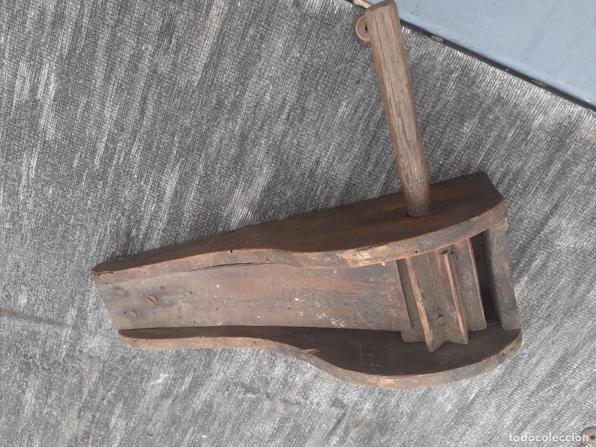 Antig&uuml;edades: Carraca o matraca de Semana Santa - Foto 1
