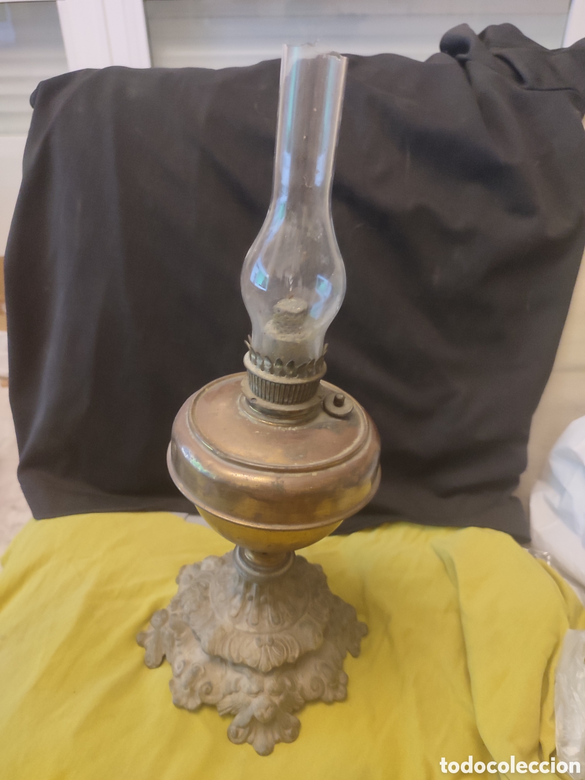 Antig&uuml;edades: Quinque antiguo de bronce , lat&oacute;n y vidrio - Foto 1