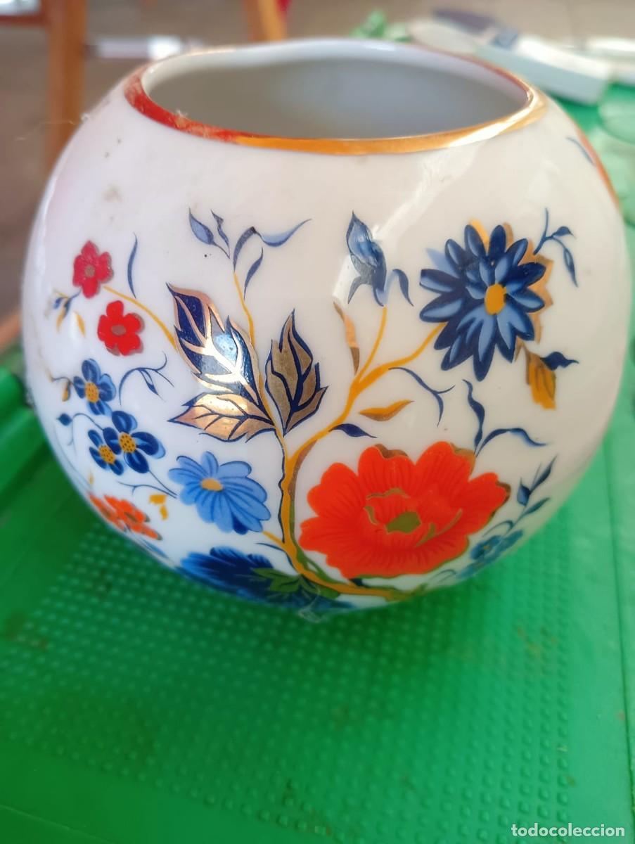 Antig&uuml;edades: Jarr&oacute;n de porcelana decorada al oro - Foto 1