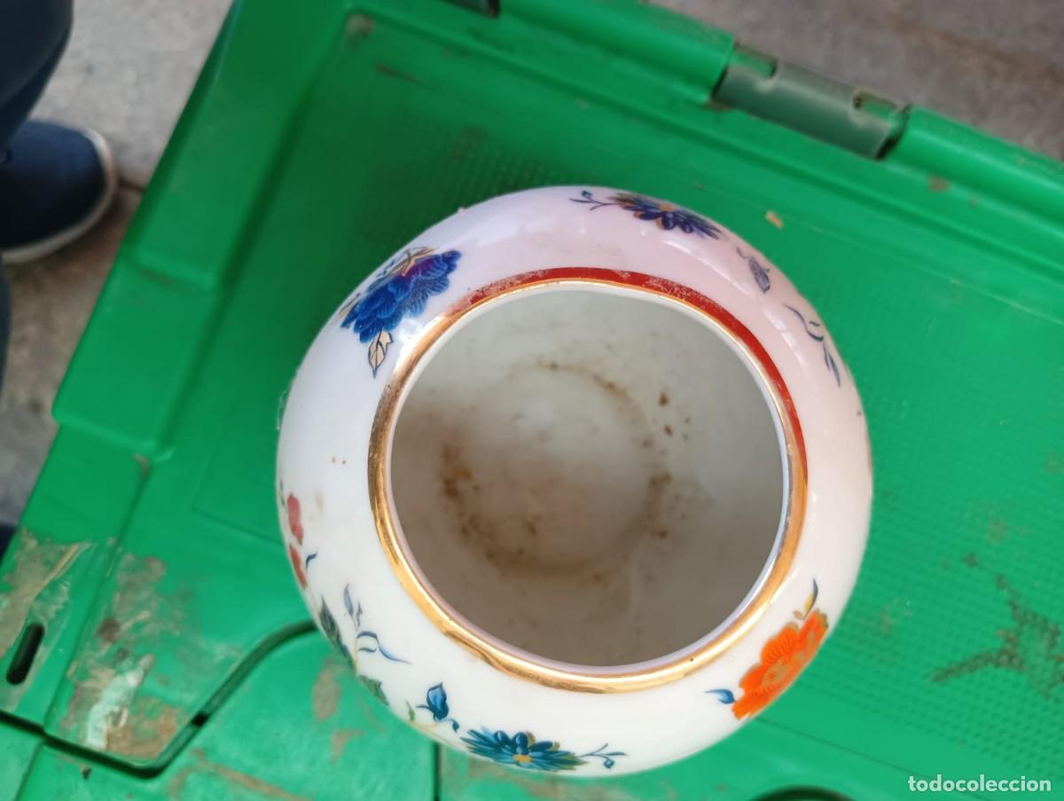 Antig&uuml;edades: Jarr&oacute;n de porcelana decorada al oro - Foto 4