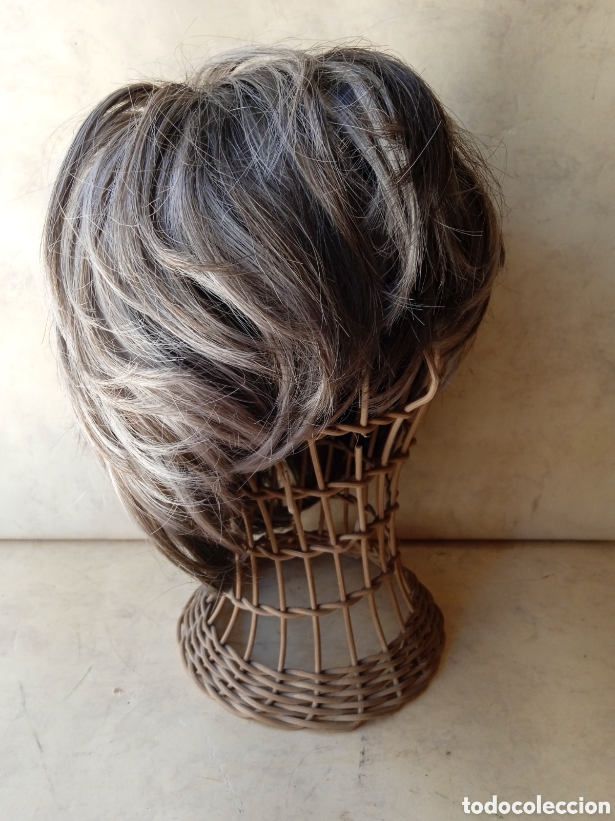 Antig&uuml;edades: BONITA PELUCA CON MECHAS - Foto 2