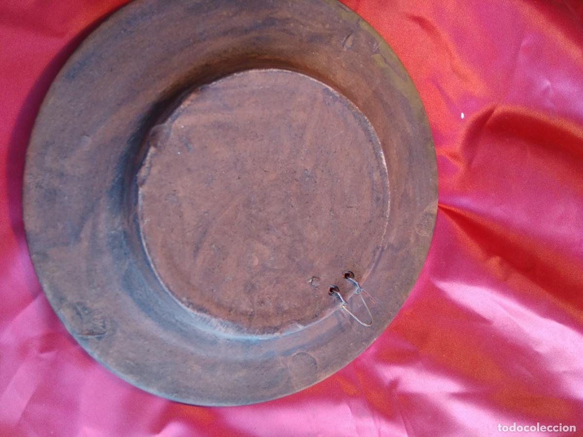 Antig&uuml;edades: Plato de barro decorado Mueble Gris - Foto 4