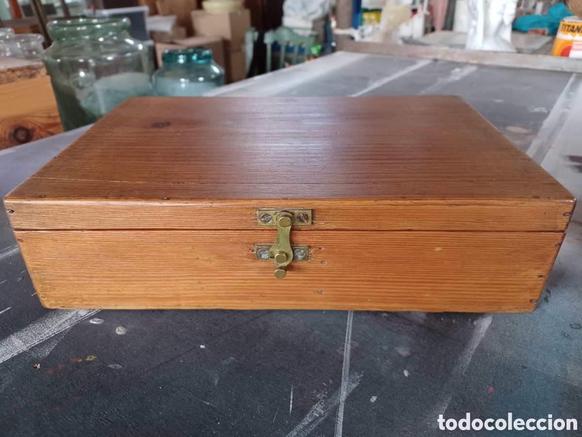 Antig&uuml;edades: Caja de madera restaurada. - Foto 2