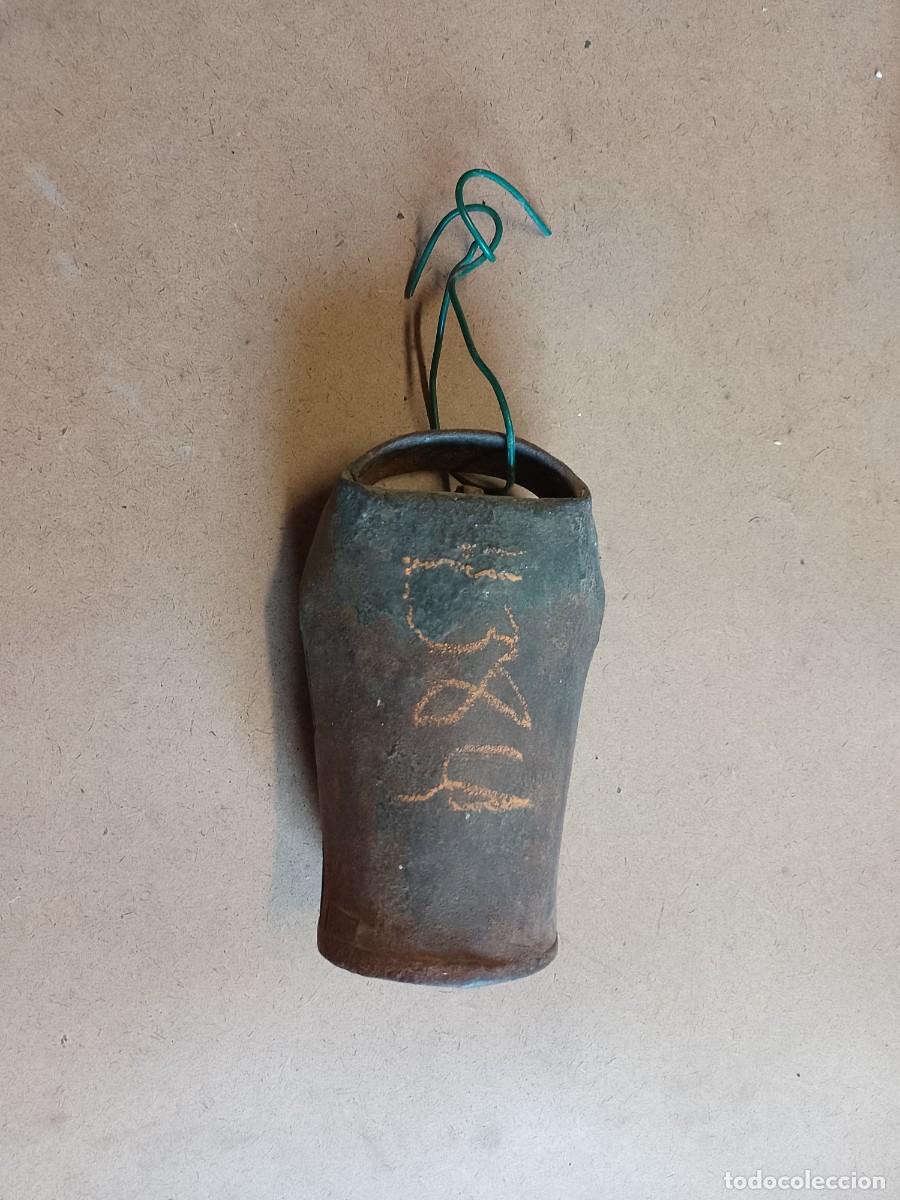 Antig&uuml;edades: Cencerro de 18 cm - Foto 2
