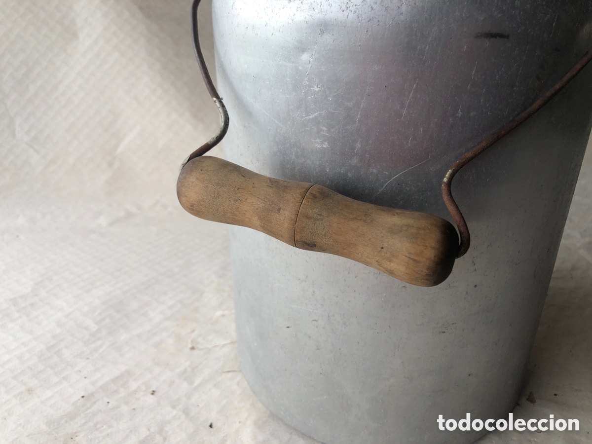 Antig&uuml;edades: Antigua lechera de aluminio - Foto 2
