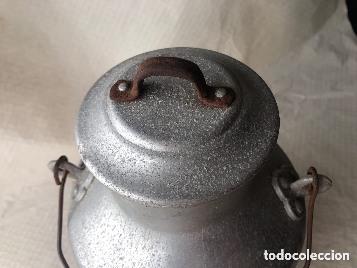 Antig&uuml;edades: Antigua lechera de aluminio - Foto 3