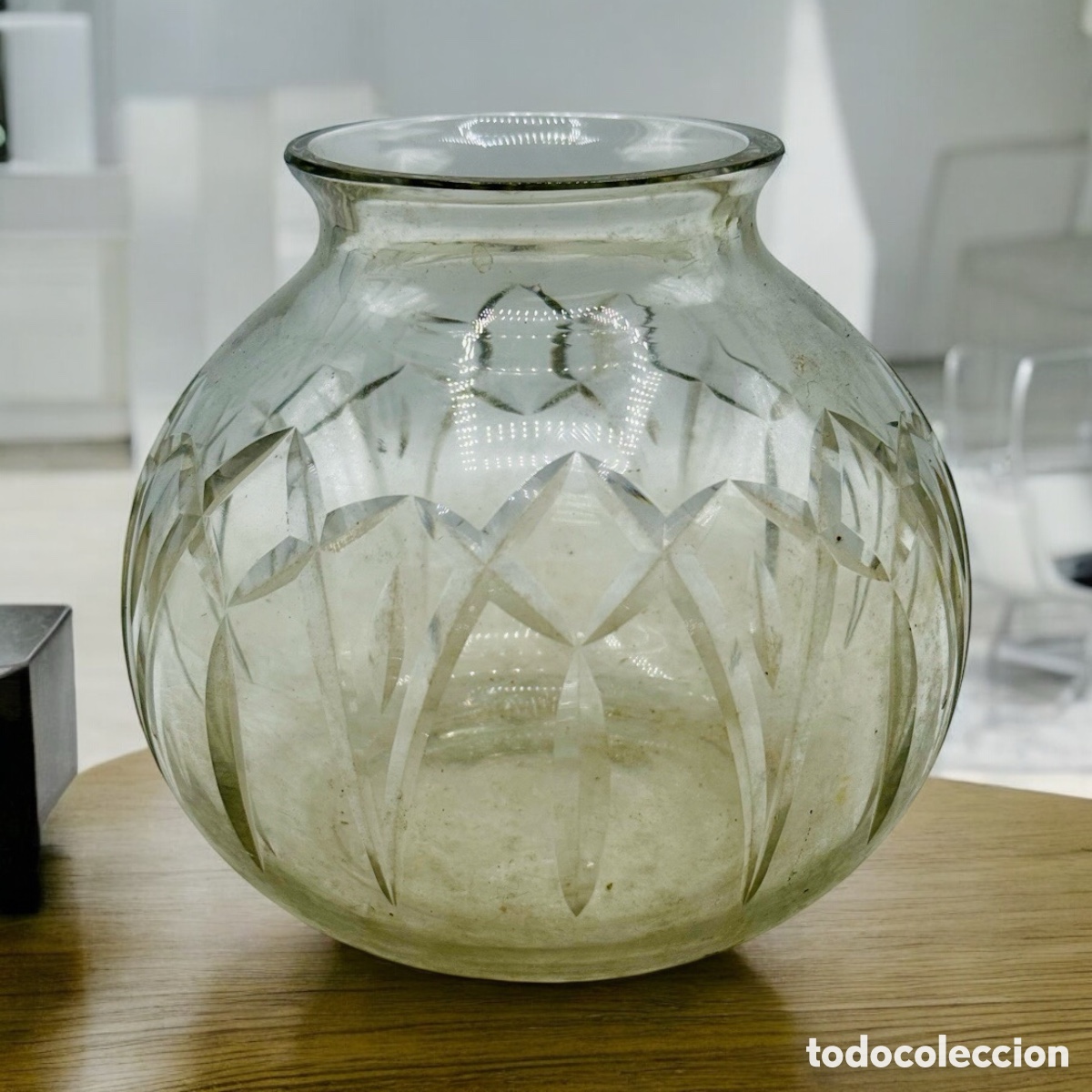 Antig&uuml;edades: Florero de cristal tallado S.XIX - Foto 1