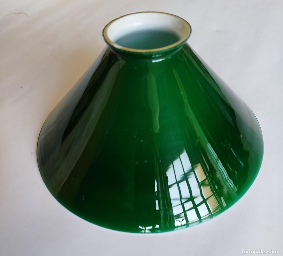 Antig&uuml;edades: Tulipa de color verde e interior blanco - Foto 1