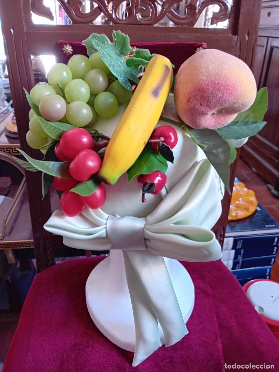 Antig&uuml;edades: Sombrero de frutas d&eacute;cada de los 50/60 - Foto 3