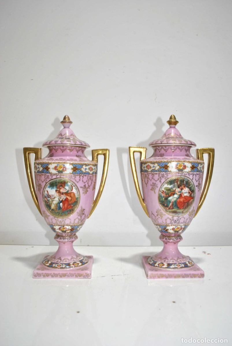Antig&uuml;edades: PAREJA DE JARRONES PORCELANA ROSA - Foto 1