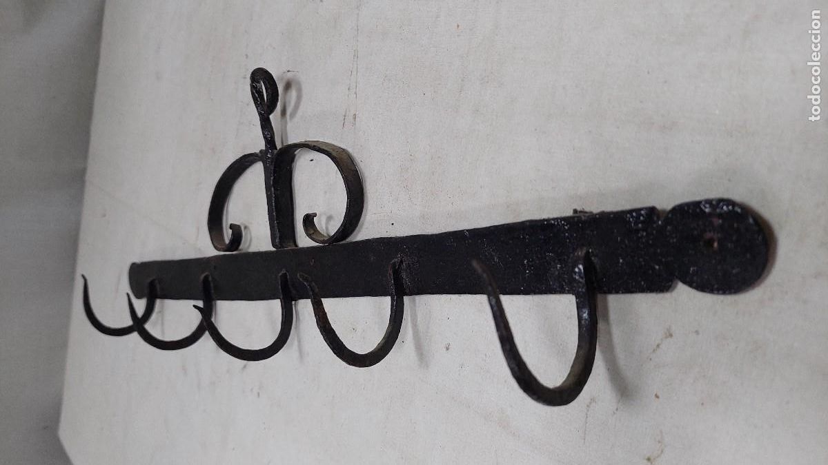 Antig&uuml;edades: Antigua espetera de forja sobre 1860 - Foto 2