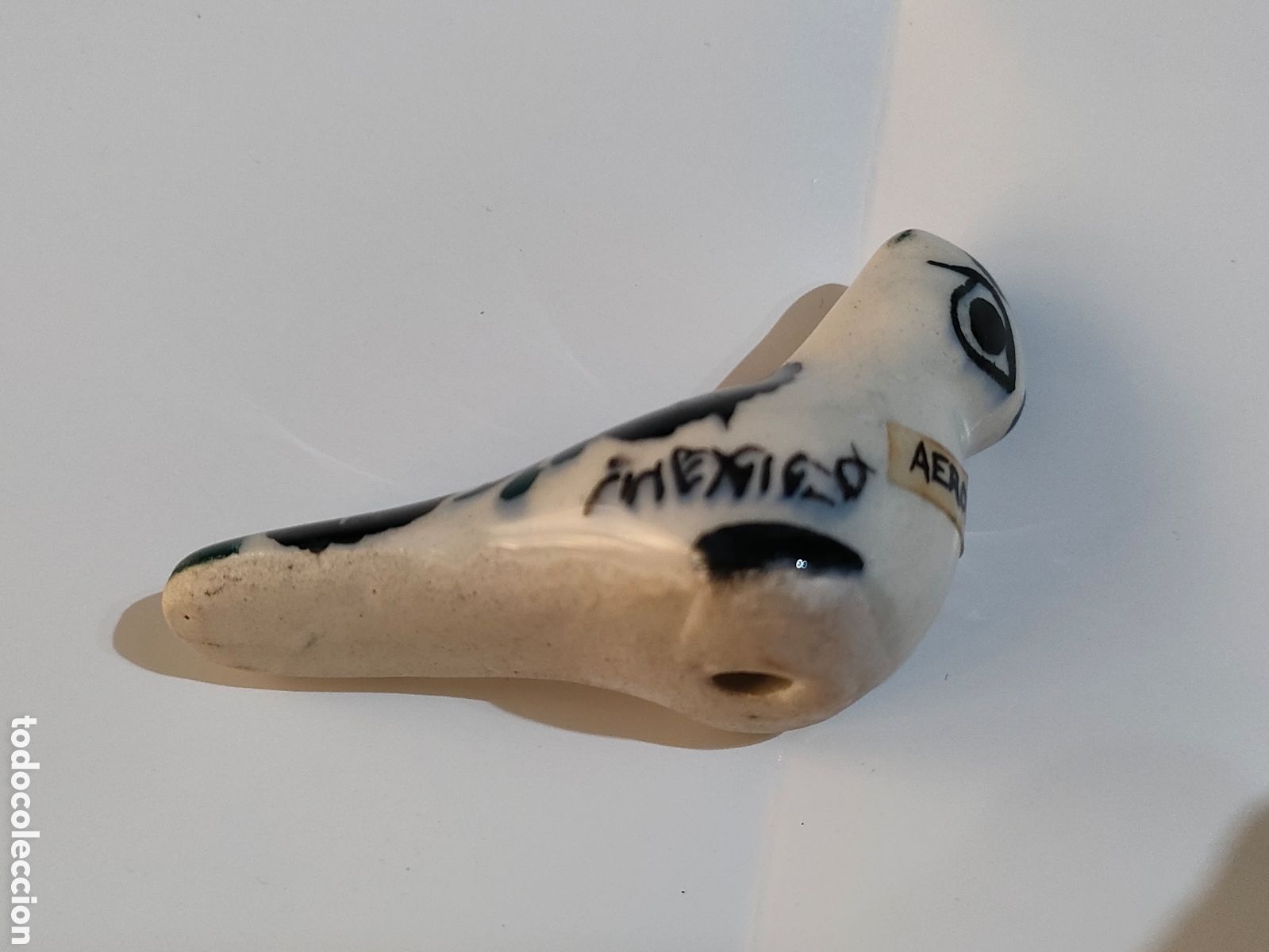 Antiquit&auml;ten: Aerom&eacute;xico. Peque&ntilde;a figura de ave cer&aacute;mica o porcelana. M&eacute;xico. 7 cms