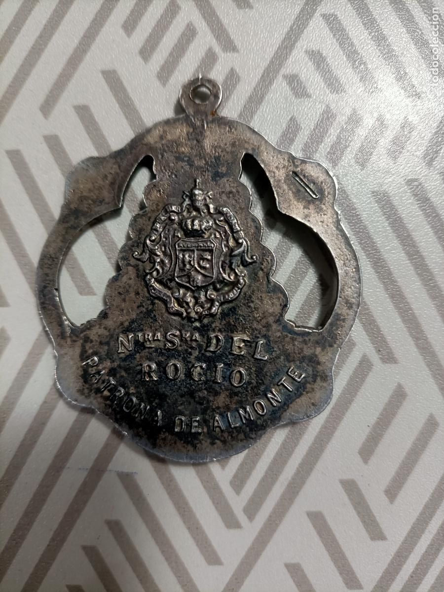 Antig&uuml;edades: Antigua medalla de la Virgen del Rocio - Foto 4