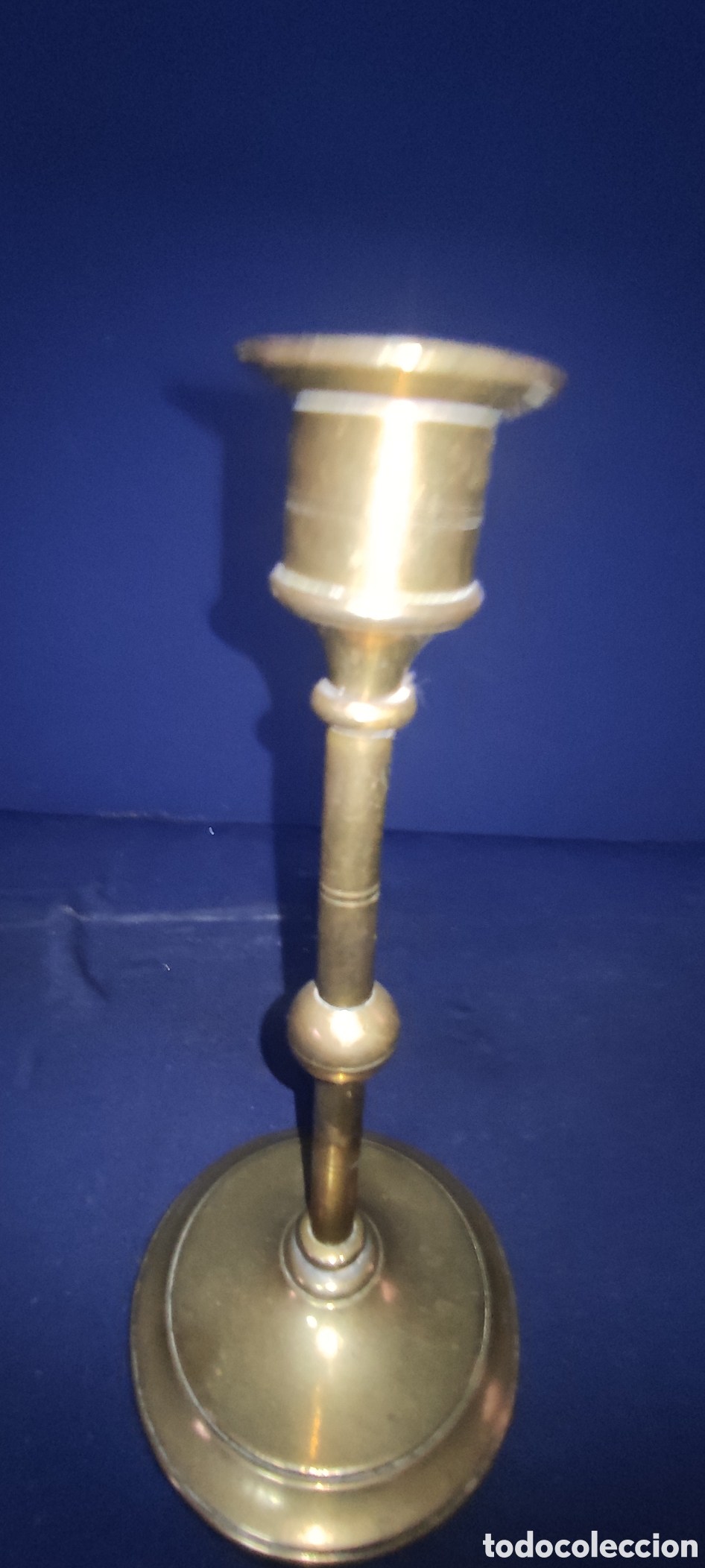 Antig&uuml;edades: Antiguo candelabro de bronce - Foto 2