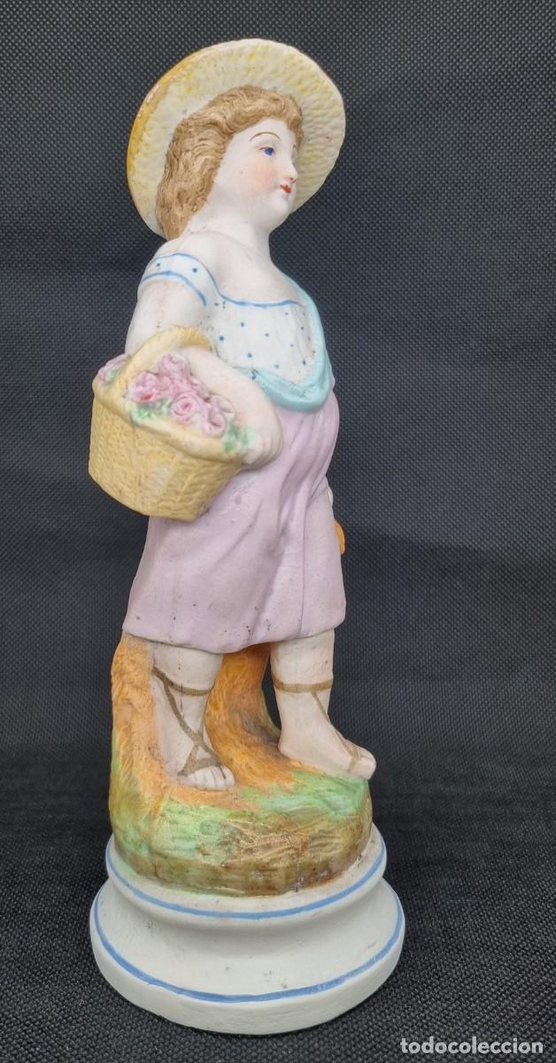 Antig&uuml;edades: Figura chica de cer&aacute;mica Biscuit - Foto 2