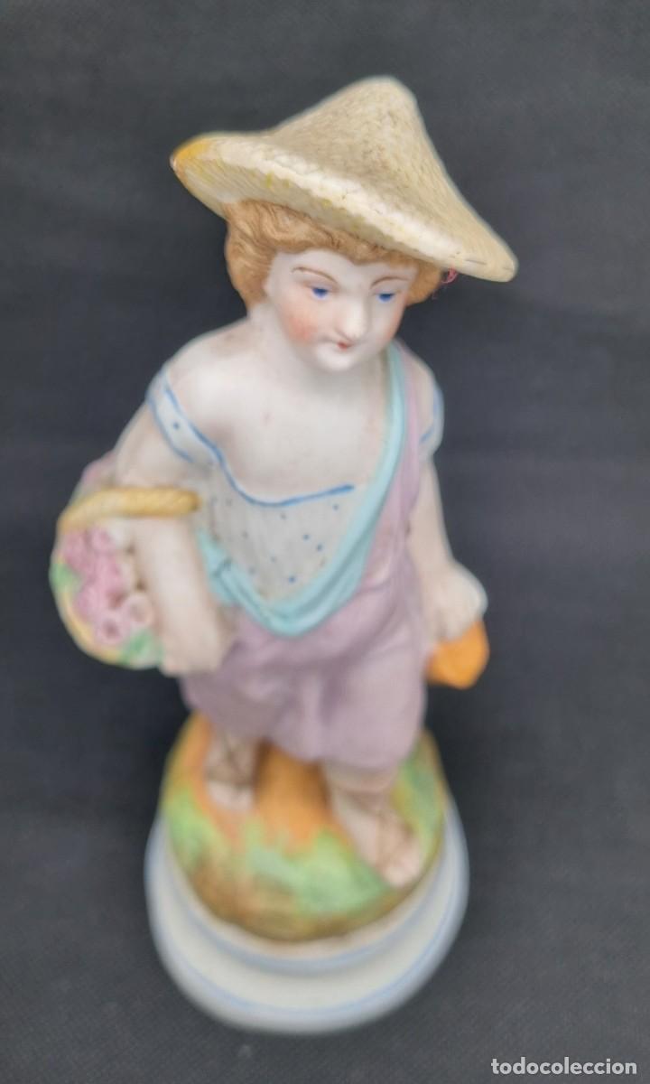Antig&uuml;edades: Figura chica de cer&aacute;mica Biscuit - Foto 5