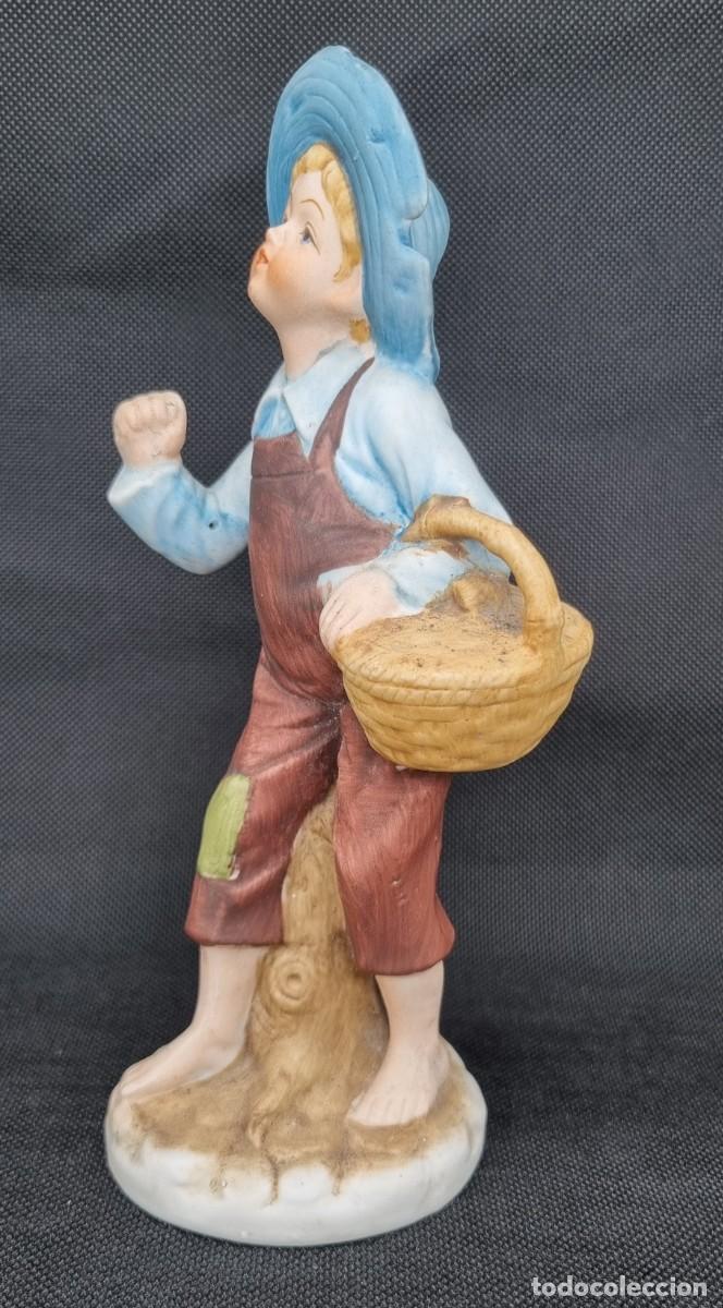 Antig&uuml;edades: Figura chico cer&aacute;mica Biscuit - Foto 2