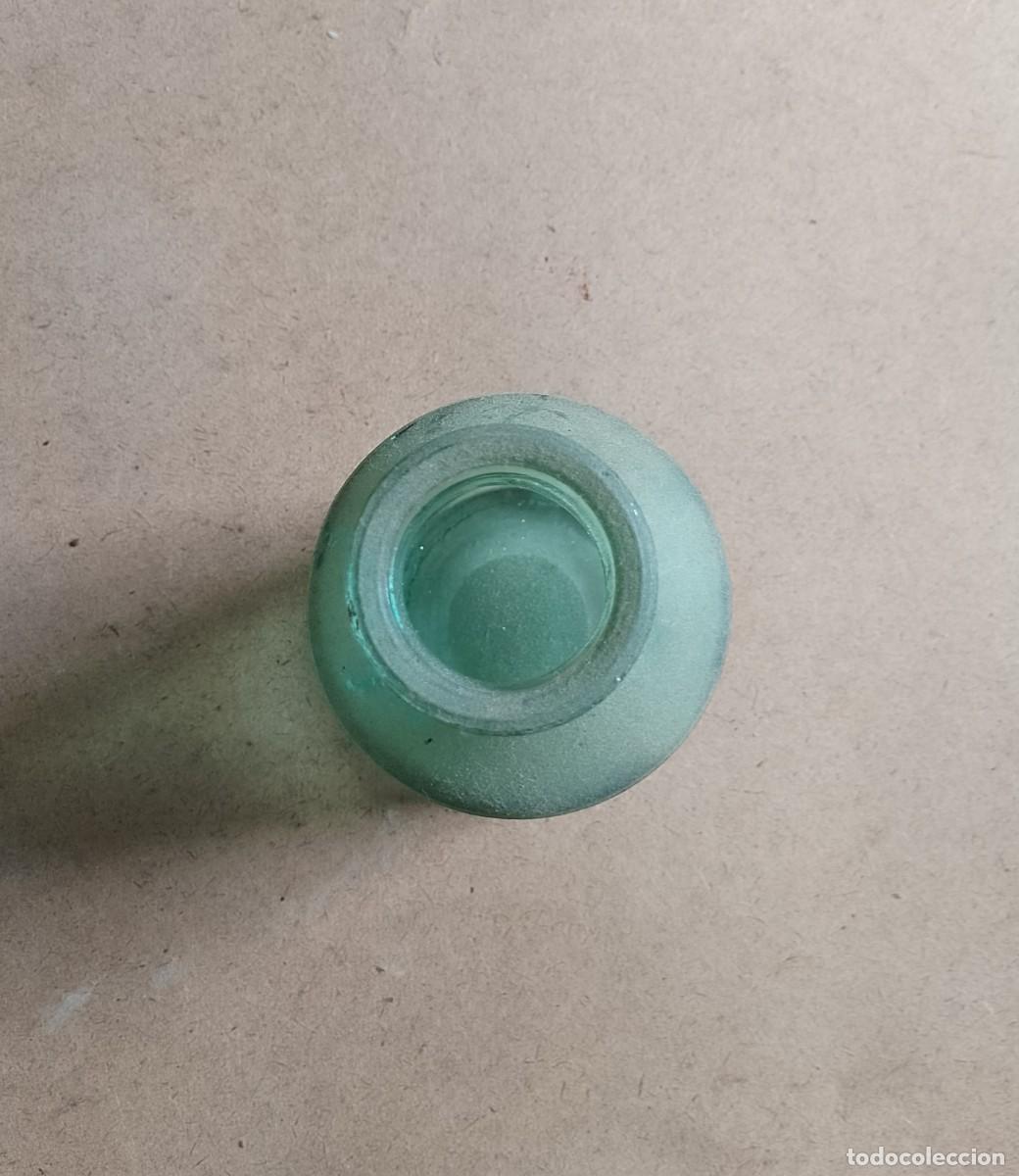 Antig&uuml;edades: Antigua botella de leche - Foto 2