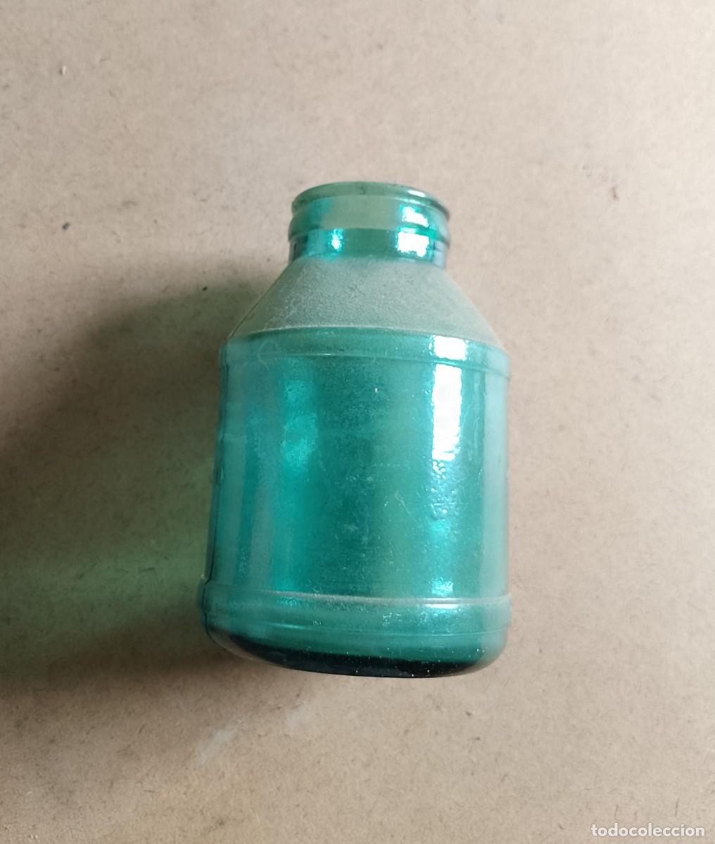 Antig&uuml;edades: Antigua botella de leche - Foto 1