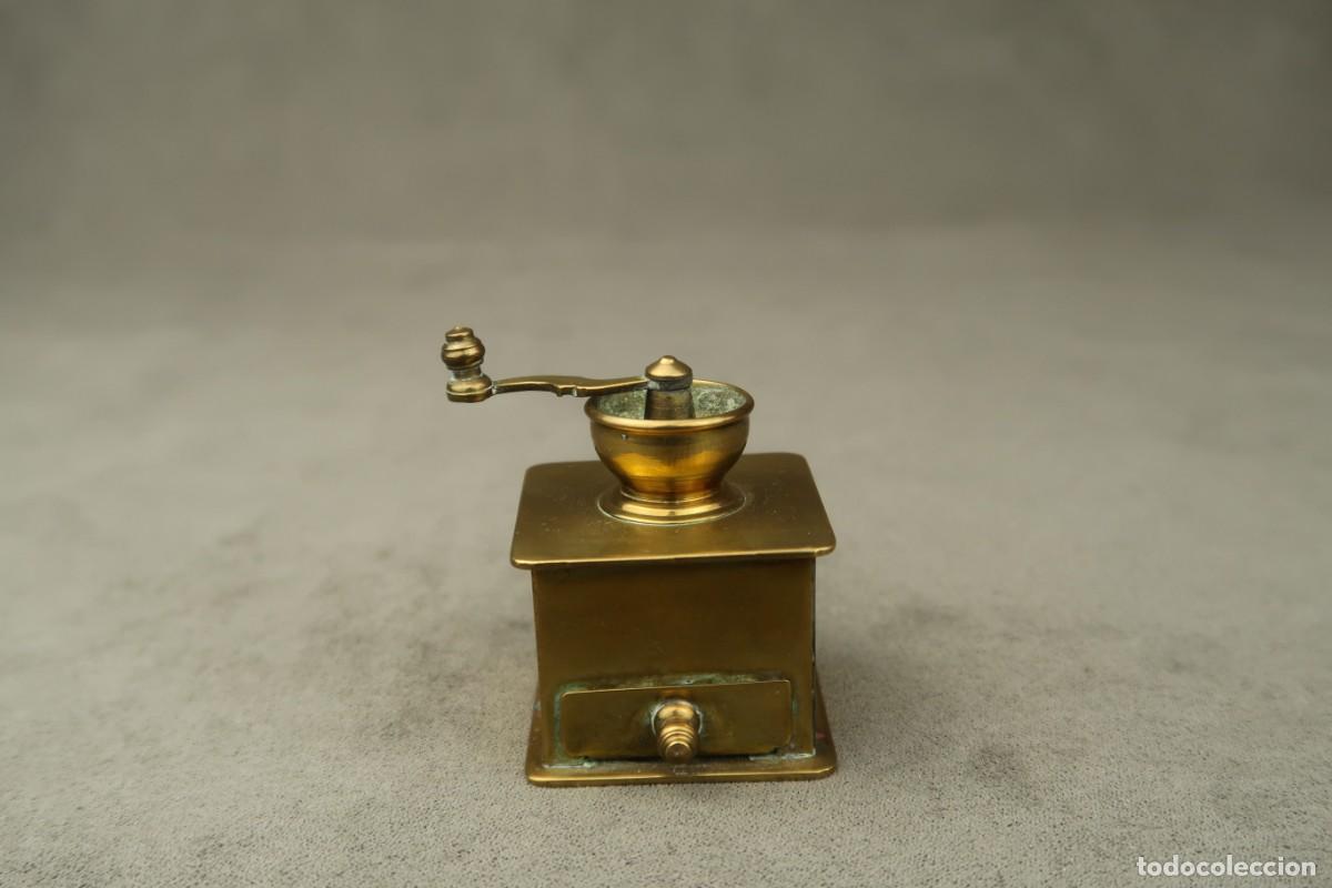 Antiques: Antigua Miniatura Molinillo de Caf&eacute;