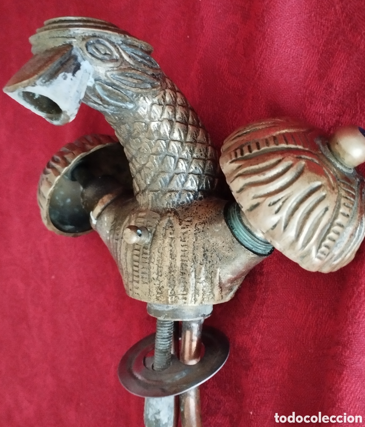 Antig&uuml;edades: Antiguo Grifo y Soporte Bronce. - Foto 3