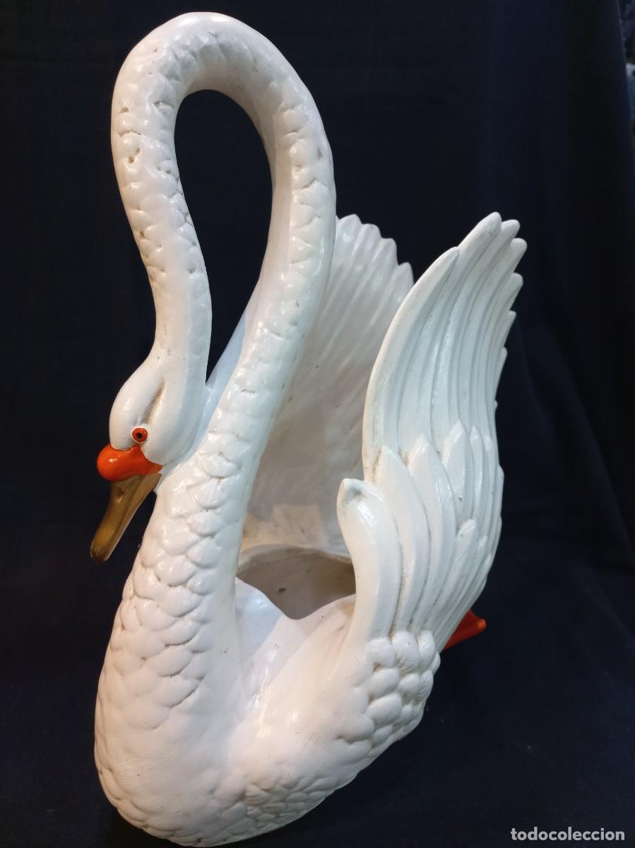 Antig&uuml;edades: CENTRO CISNE (37cm) cer&aacute;mica &uml;RUBERT&uml; blanco - Foto 2
