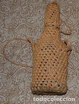 Antig&uuml;edades: BOTELLA DE CRISTAL FORRADA DE CUERDA - Foto 1