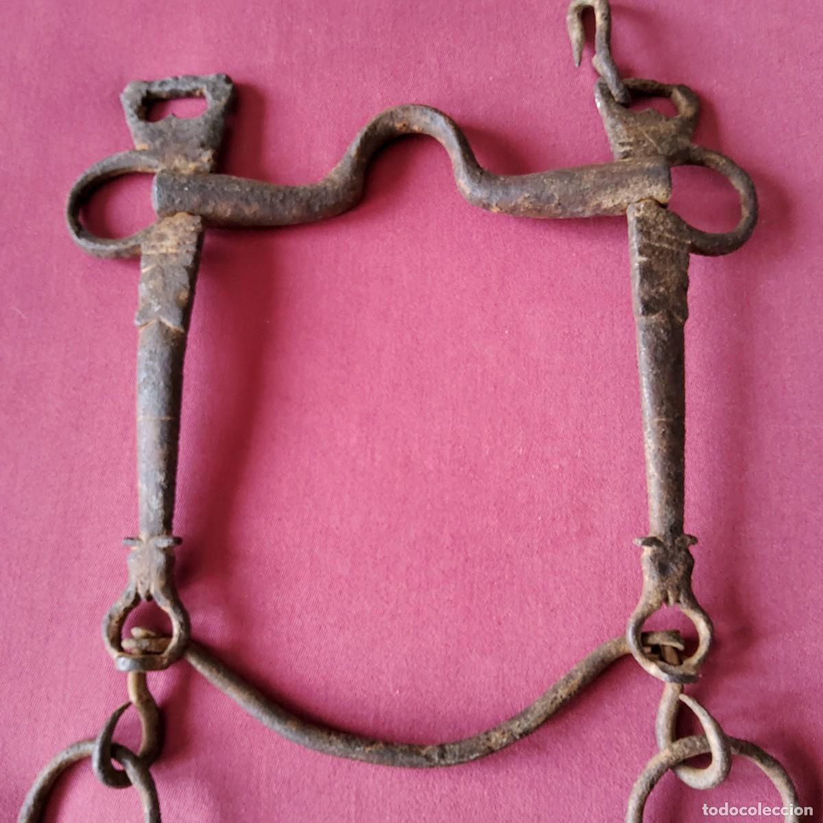 Antig&uuml;edades: ANTIGUO BOCADO DE CABALLO DE HIERRO - Foto 1