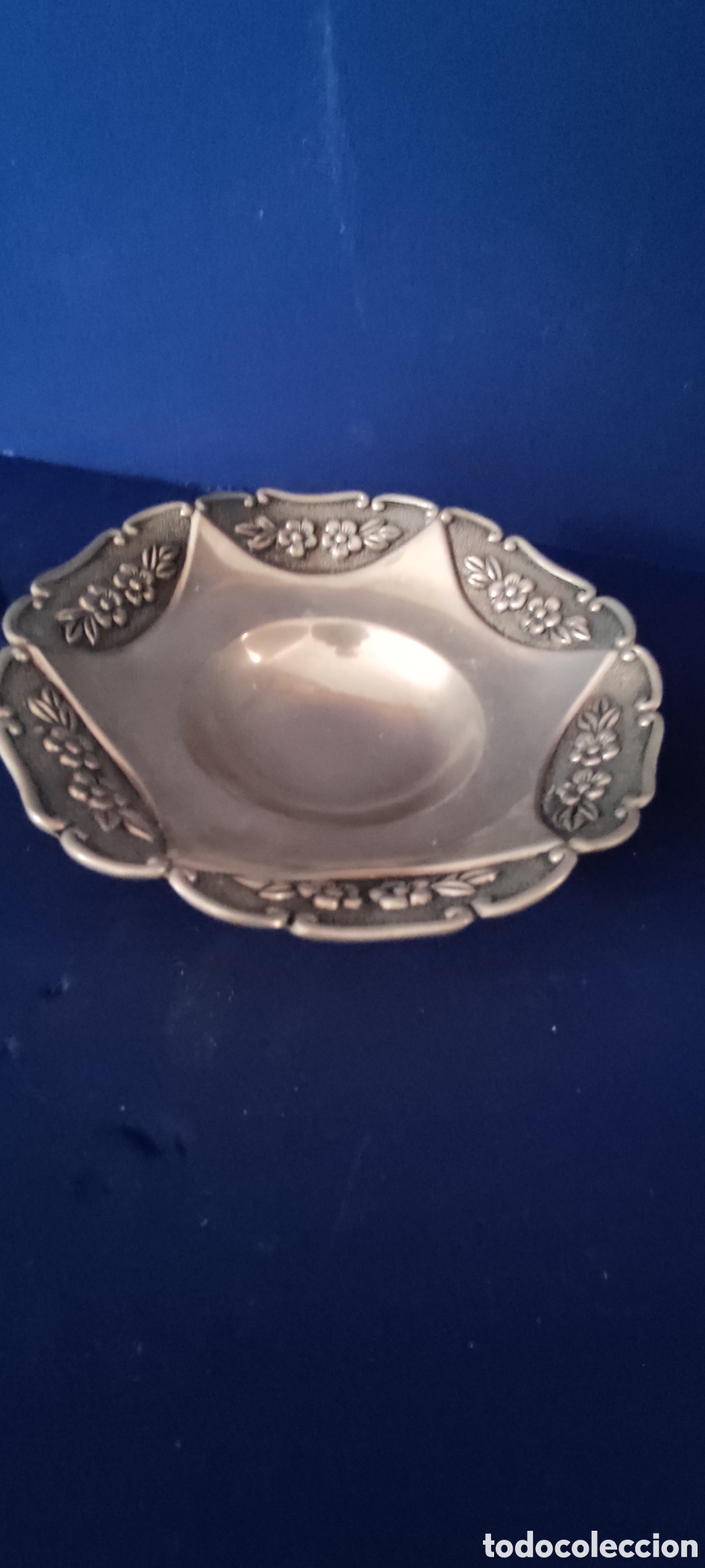 Antig&uuml;edades: Antigua bandeja de metal - Foto 3