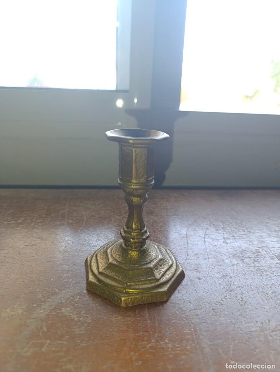 Antig&uuml;edades: Bonito candelabro de bronce - Foto 1