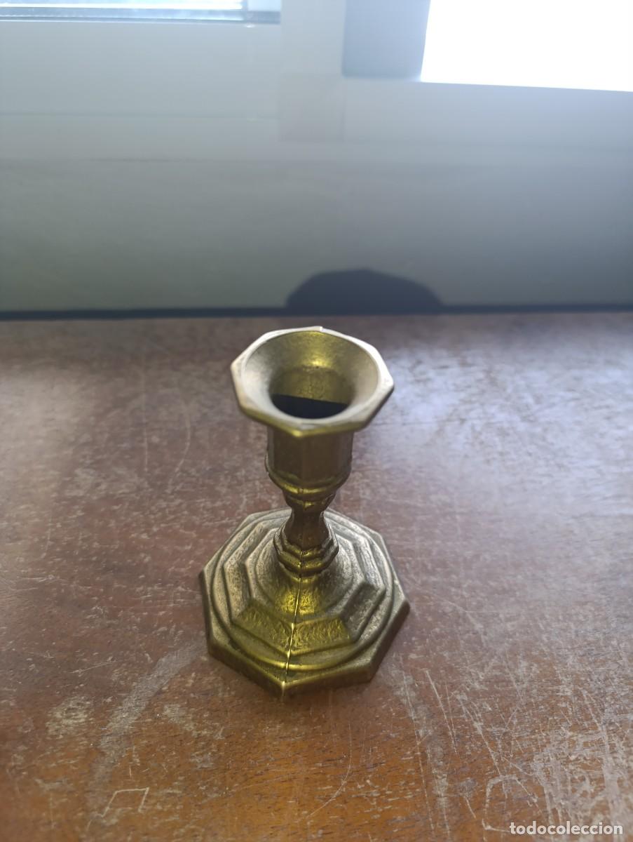 Antig&uuml;edades: Bonito candelabro de bronce - Foto 2