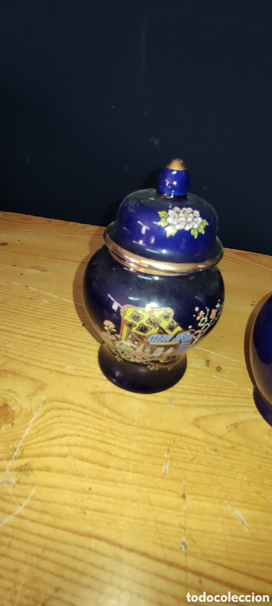 Antig&uuml;edades: Pareja de jarrones de porcelana - Foto 3