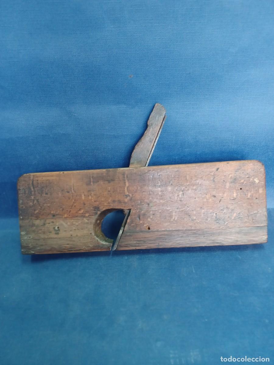 Antig&uuml;edades: Antiguo cepillo de ebanista de madera - Foto 1