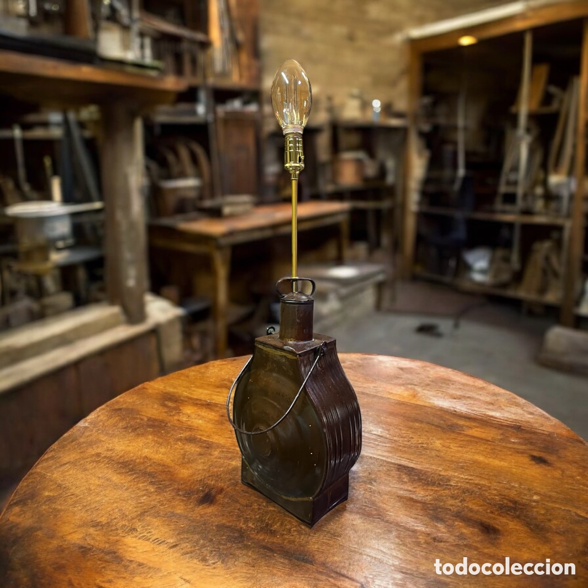 Antig&uuml;edades: L&aacute;mpara hecha con una antigua aceitera - Foto 4
