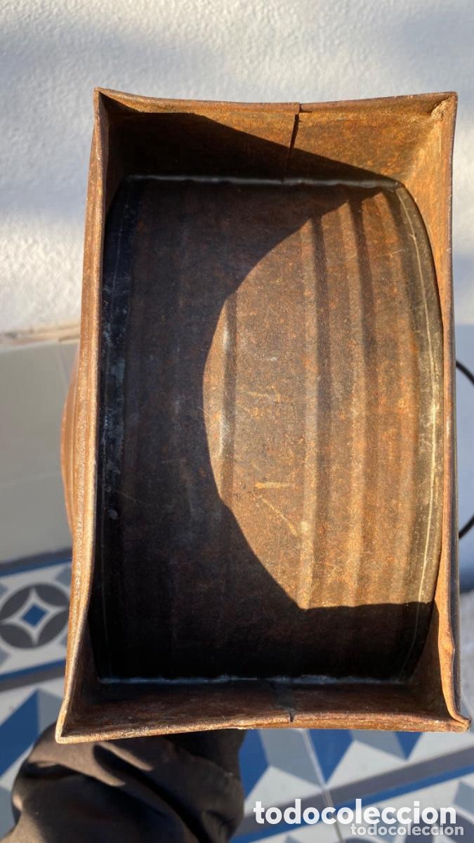 Antig&uuml;edades: L&aacute;mpara hecha con una antigua aceitera - Foto 14