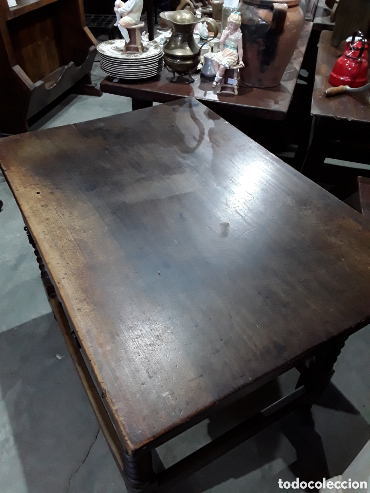 Antig&uuml;edades: Mesa tallada de nogal ( S XVII ) - Foto 4
