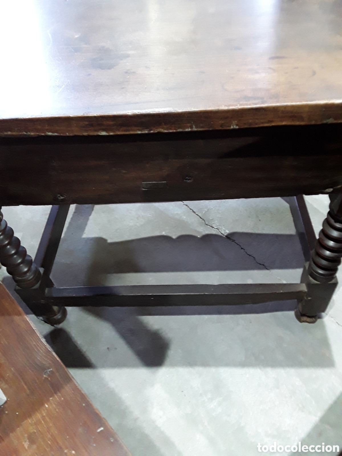 Antig&uuml;edades: Mesa tallada de nogal ( S XVII ) - Foto 8