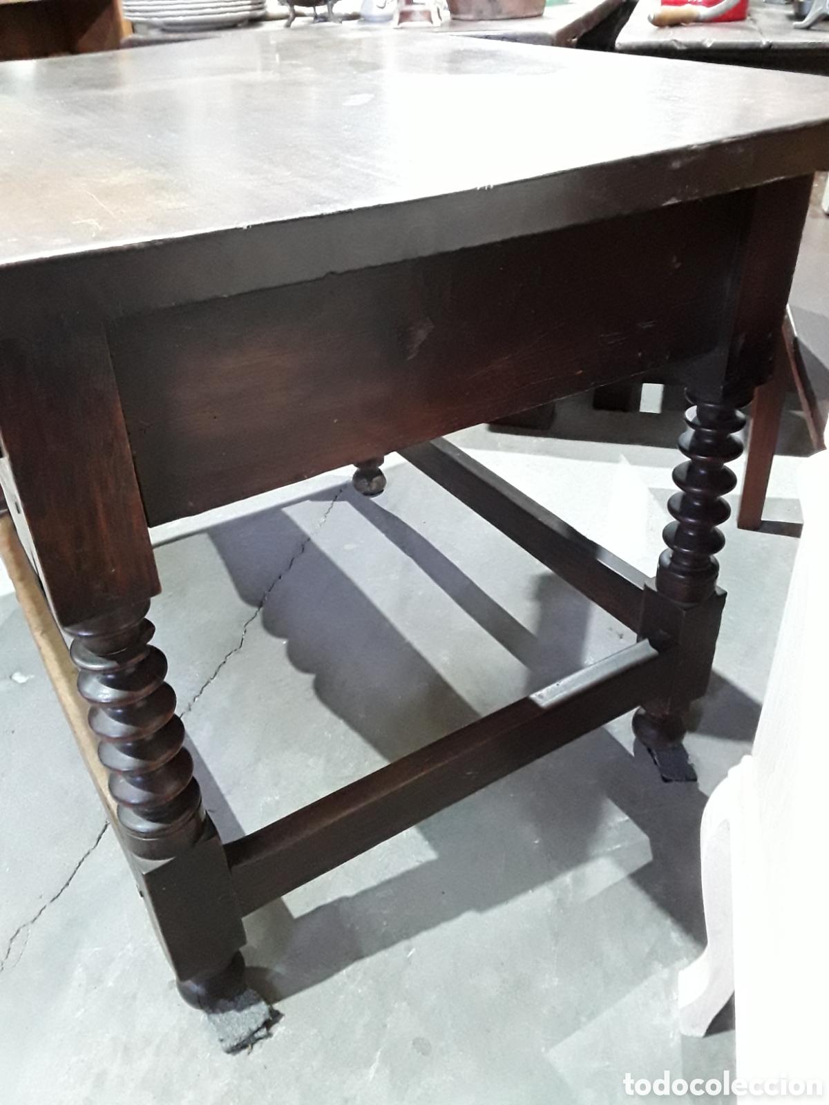 Antig&uuml;edades: Mesa tallada de nogal ( S XVII ) - Foto 9