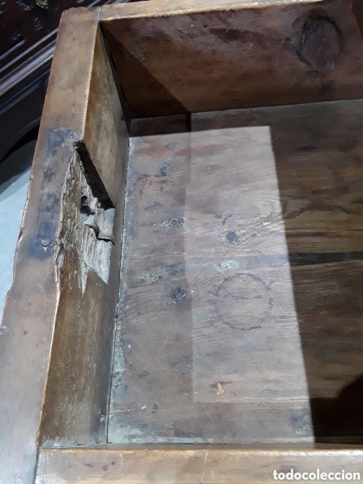 Antig&uuml;edades: Mesa tallada de nogal ( S XVII ) - Foto 12