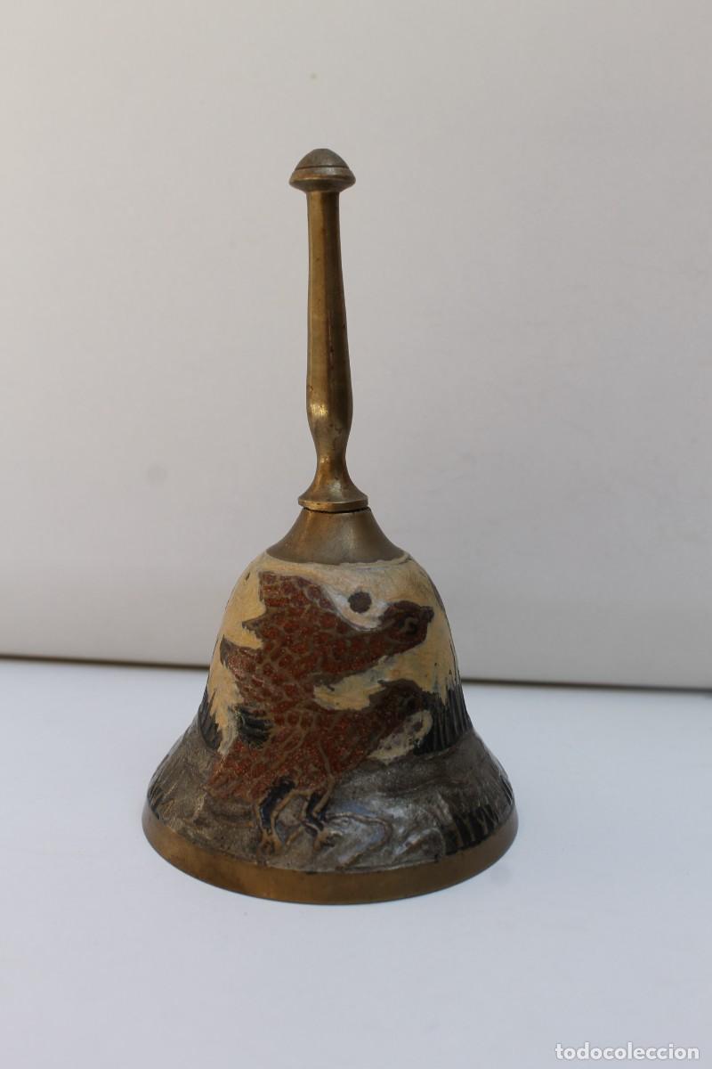 Antig&uuml;edades: CAMPANILLA LLAMADOR DE BRONCE- 10cm - Foto 1