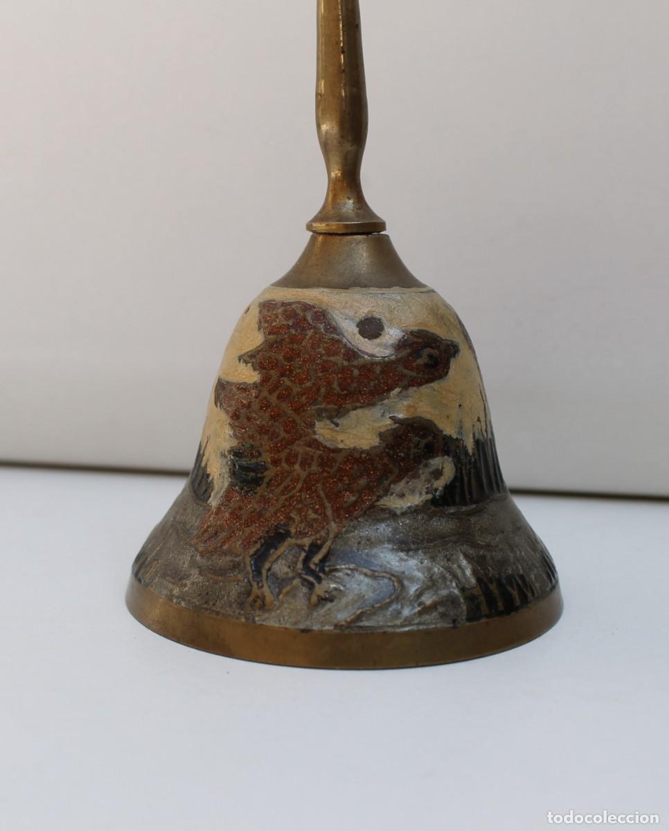 Antig&uuml;edades: CAMPANILLA LLAMADOR DE BRONCE- 10cm - Foto 2