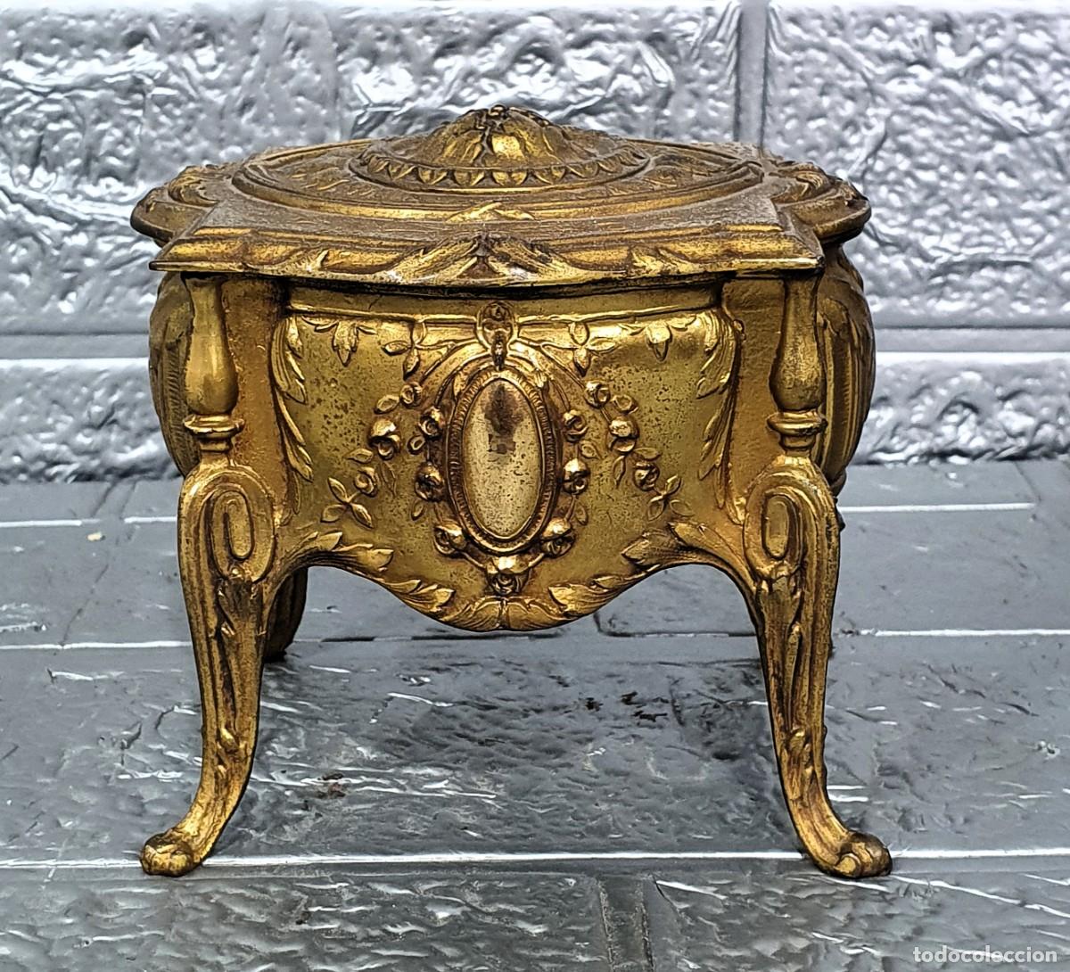Antig&uuml;edades: Antiguo cofre joyero de bronce - Foto 1