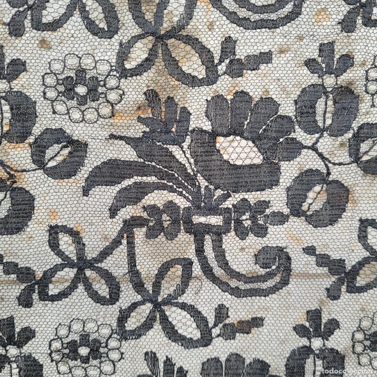 Antig&uuml;edades: Mantilla de encaje con blonda rectangular, p. s. XX - Espa&ntilde;a - Foto 13