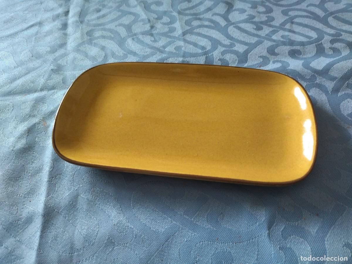 Antig&uuml;edades: Bandeja rectangular de loza, en color amarillo. sin marca. - Foto 3