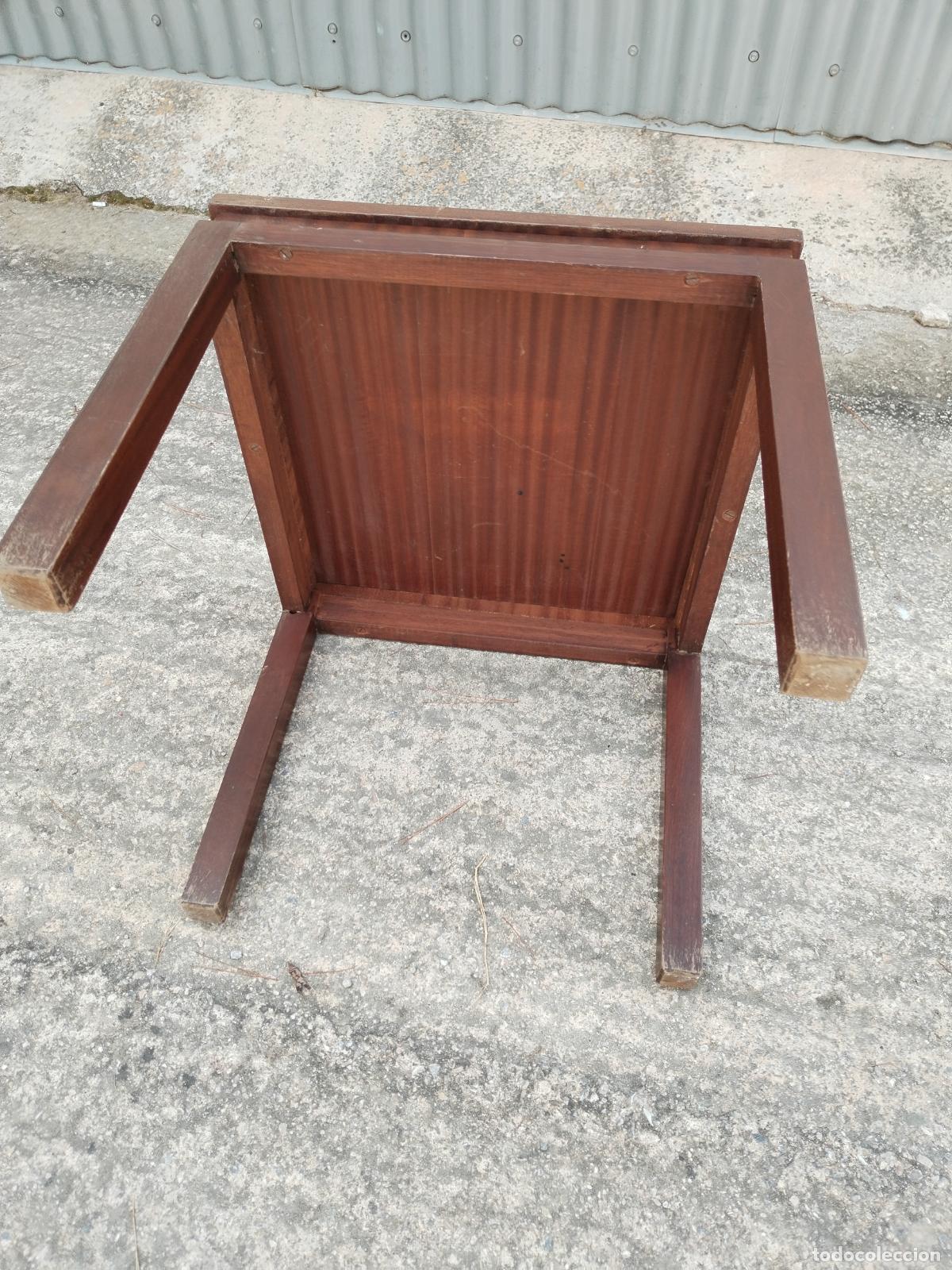 Antig&uuml;edades: mesa baja en madera de chapeli - Foto 7